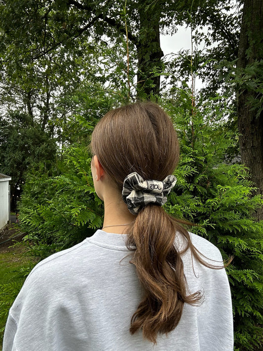 PLAID LOGO SCRUNCHIE