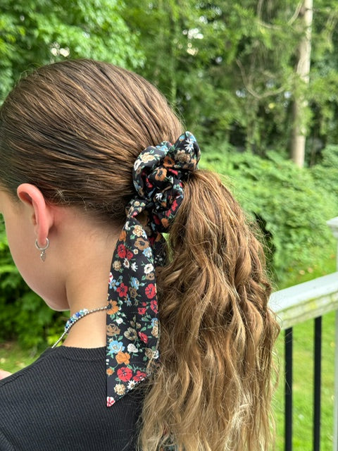 FLORAL  SCRUNCHIE